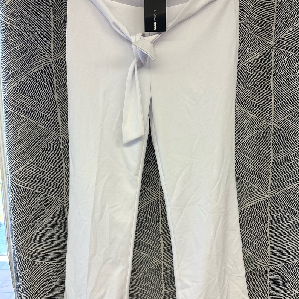 Fashion Nova White High-Waisted Pants <<<273>>> - Picture 3 of 8